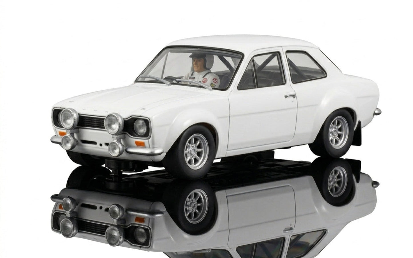 Scalextric C4011 Ford Escort Mk1 Plain White