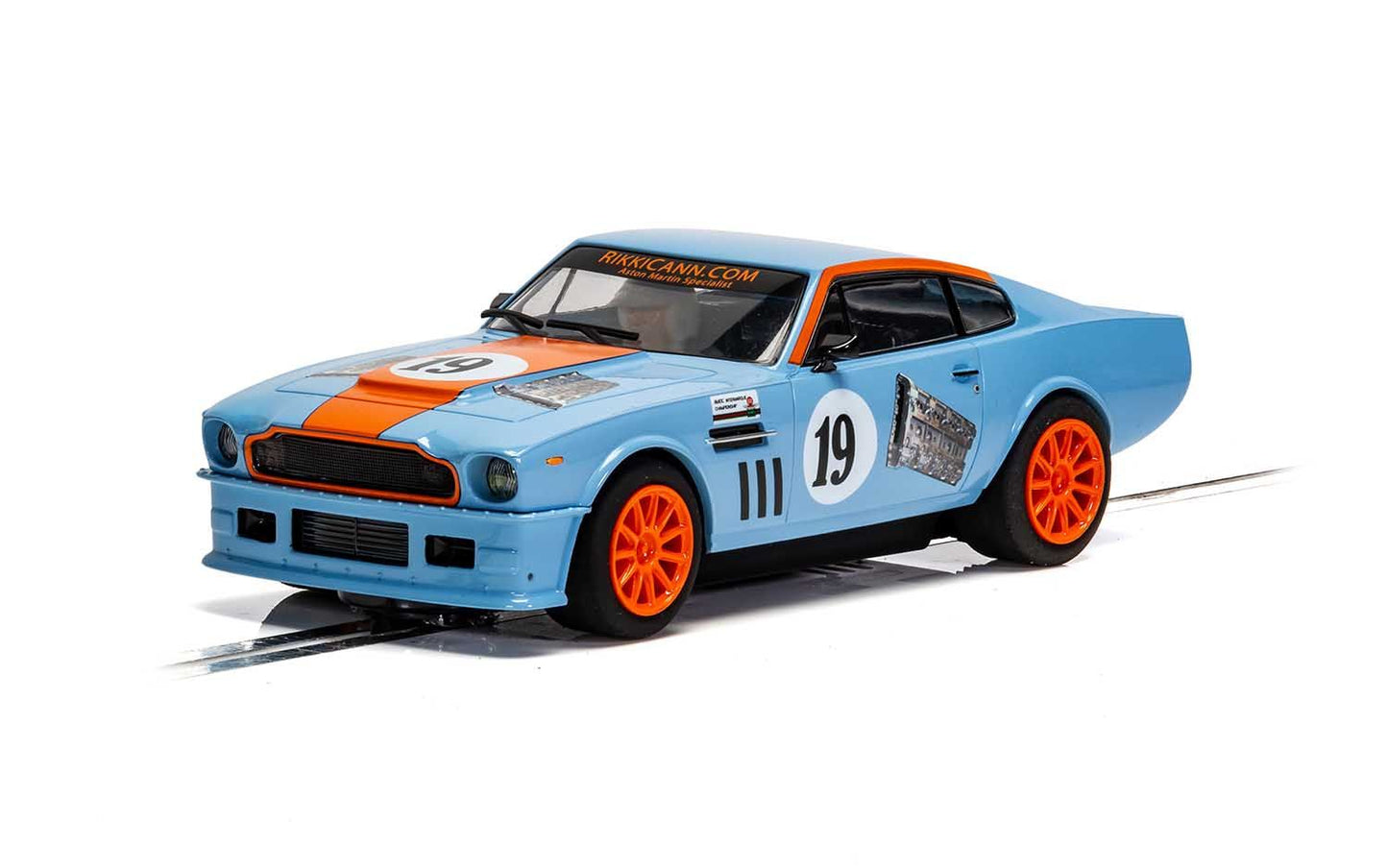Scalextric C4209 Aston Martin V8 Gulf Rikki Cann Racing #19 Slot Car