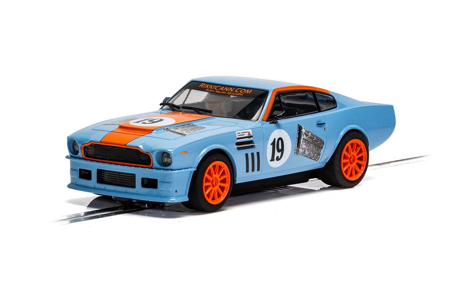 Scalextric C4209 Aston Martin V8 Gulf Rikki Cann Racing #19 Slot Car