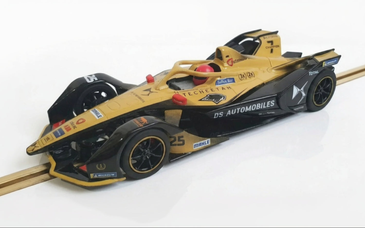 Scalextric C4279W Formula E (Cheeatau) Slot Car